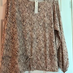 Brand new gathered around the waist blouse